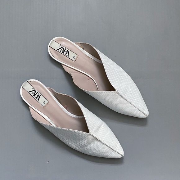 Zara Shoes - ZARA off white Mules size 7